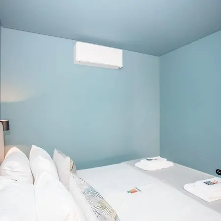 Liiiving In - Ribeira Design Apartman *