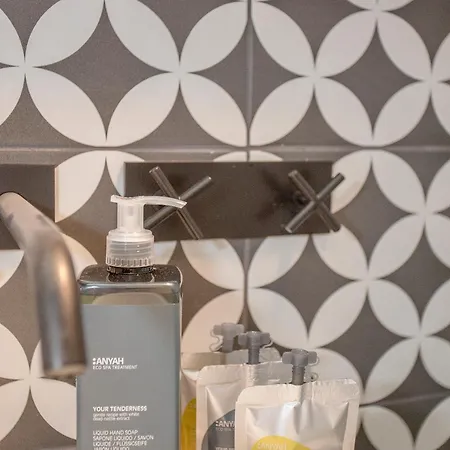 Liiiving In - Ribeira Design 아파트 *